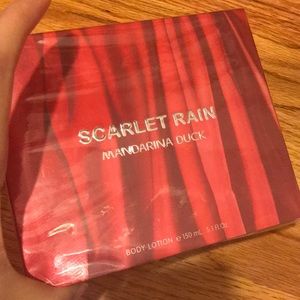 Scarlet Rain body lotion